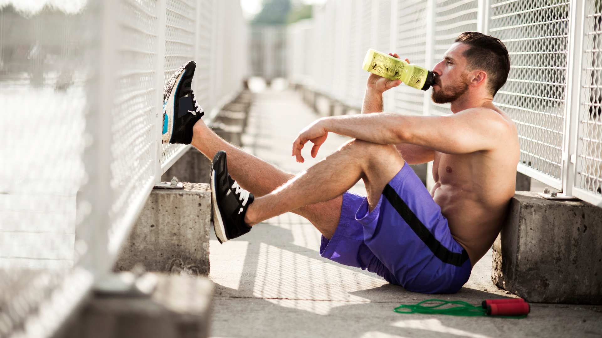 Récupération après l'effort : hydratation et repos actif